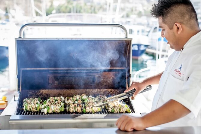 Sunset Dinner Cruise in Los Cabos - Open bar: useful, but ask what is included