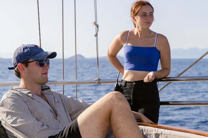 Sunset Dinner Cruise: Sunset, Swim, Drinks, and Dinner Onboard - Key points to know before sailing