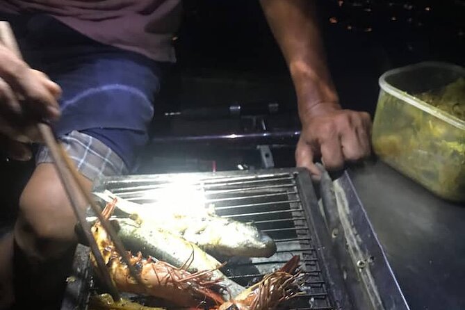 Sunset Eco and BBQ Dinner in Cruise Boat - The sunset stop in the middle of the river