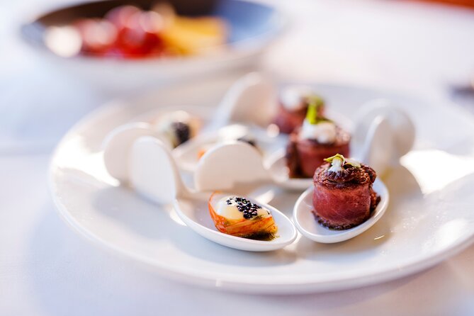 Sydney Gourmet Gold Penfolds Dinner Cruise from Darling Harbour - Weekend Music and Evening Atmosphere