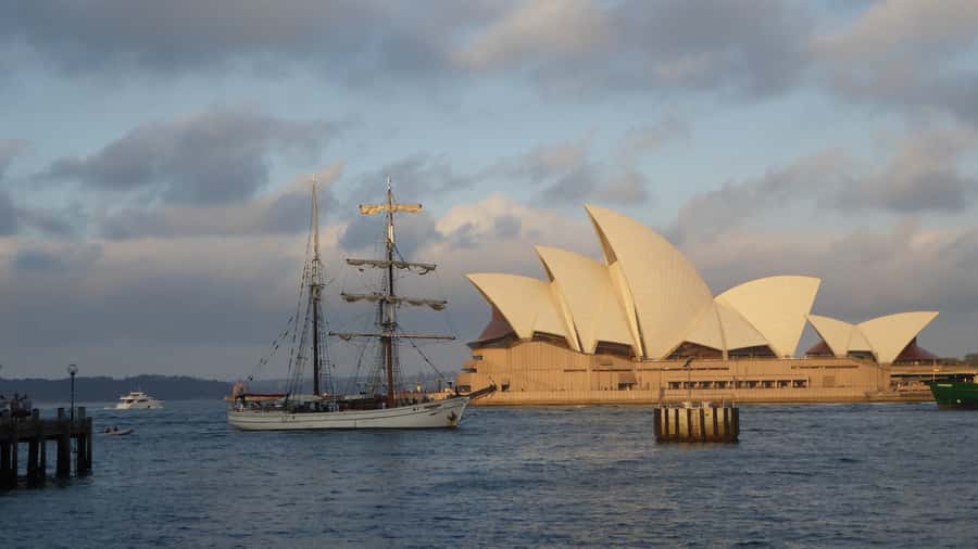 Sydney: Harbor Sunset Cruise with Dinner - Setting sail from Campbell’s Cove