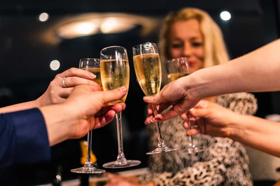 Sydney: Harbour Dinner Cruise with 3, 4 or 6-Course Menu - Service, music, and the feel onboard