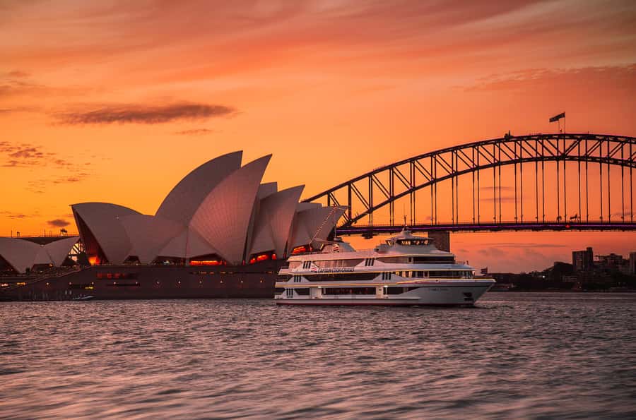 Sydney: Harbour Dinner Cruise with 3, 4 or 6-Course Menu - Choosing between the three dinner options