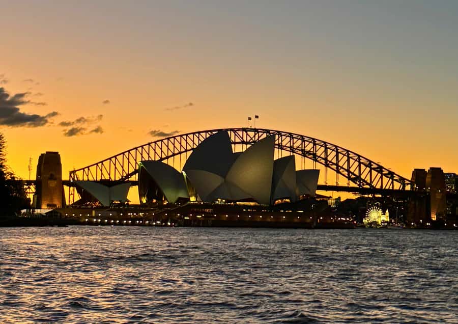 Sydney: Harbour Dinner Cruise with Buffet - Why a two-hour Sydney Harbour cruise works