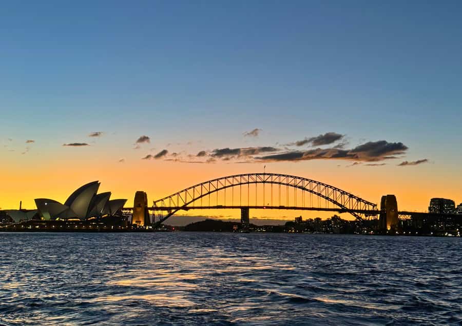 Sydney: Harbour Dinner Cruise with Buffet - Boarding and settling in on the vessel