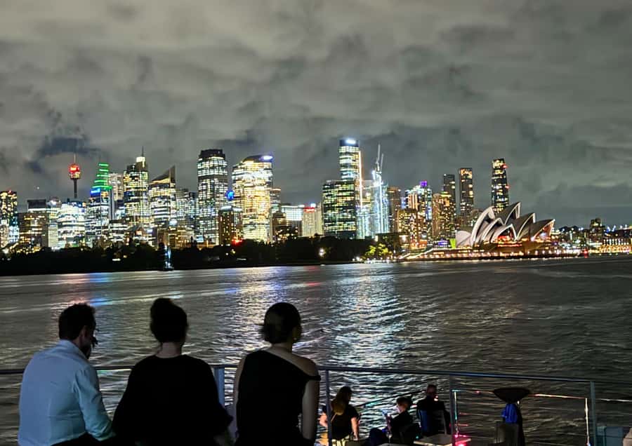 Sydney: Harbour Dinner Cruise with Buffet - Finding the Eastern Pontoon at Circular Quay