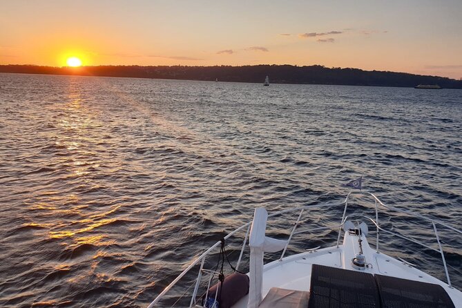 Sydney Harbour Discovery Dinner Cruise Scenic Sights and Buffet - Circular Quay gives you an easy starting point