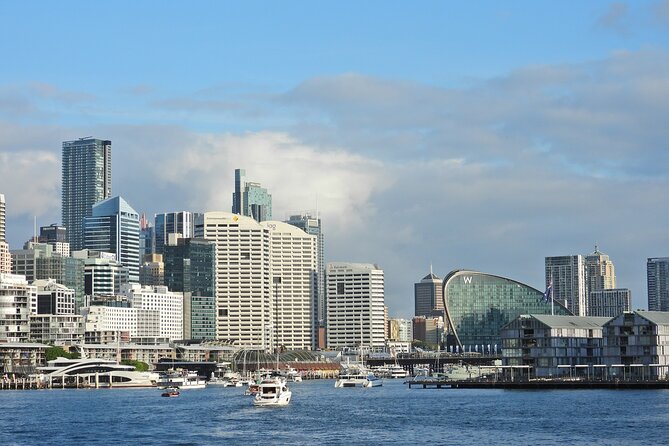 Sydney Harbour Discovery Dinner Cruise Scenic Sights and Buffet - No commentary means you should know what you are seeing