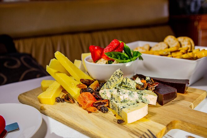 Sydney Harbour Side Restaurant Dinner and Twilight Cruise - A peaceful choice for couples and celebrations