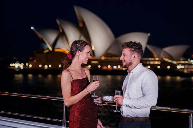 Sydney Harbour Starlight Dinner Cruise from Darling Harbour - Following the route from bridge to Opera House