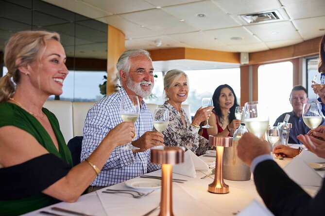 Sydney Harbour Sunset Dinner Cruise from Circular Quay - Weekend music and the evening mood