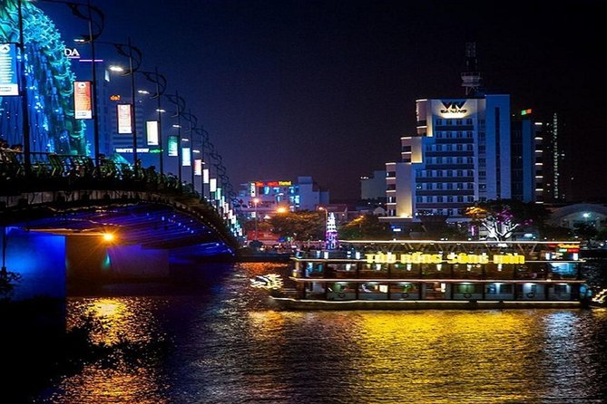 Tasty Dinner Han River Dragon Cruise by Yatch & Tradictional Show - Champa performances during the meal