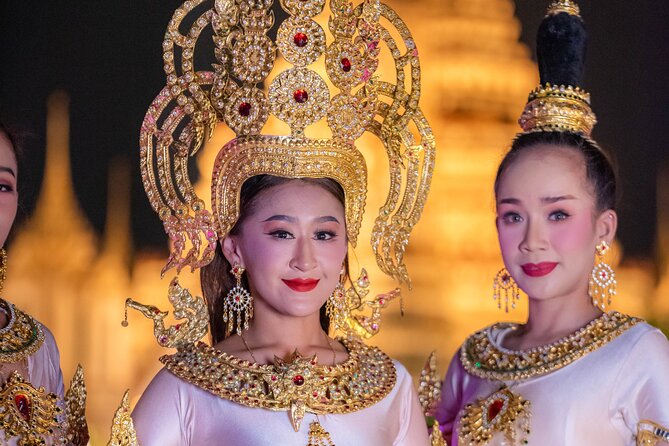 The Newest Luxury 5-Star Bangkok Chao Phraya Dinner Cruise - Who should book this cruise?