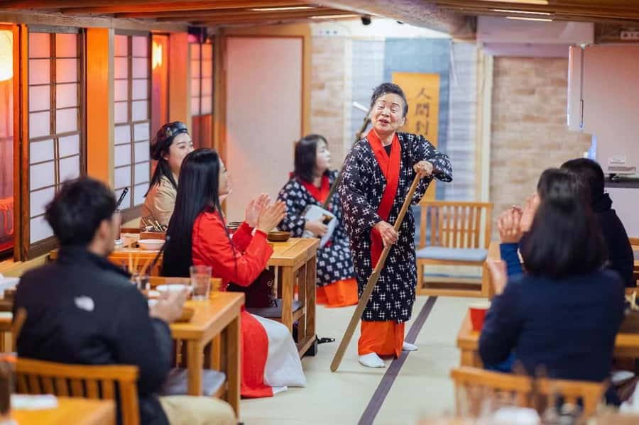 Tokyo: Yakatabune Dinner Cruise with Japanese Show & Drinks - Key points to know before booking