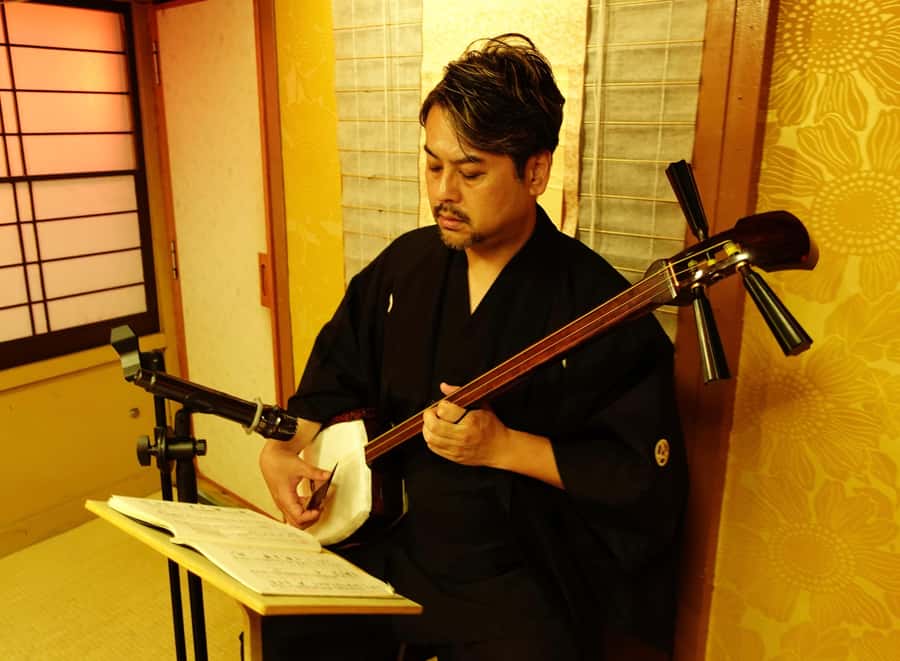 Tokyo: Yakatabune Dinner Cruise with Japanese Show & Drinks - What the $100 price really includes