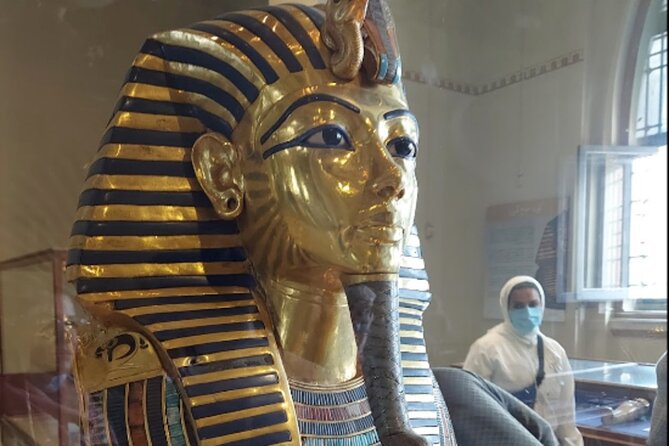 Tour To Pyramids Of Giza, Museum Visit & Dinner Cruise Combo - Seeing Khufu, Khafre, and Menkaure at Giza