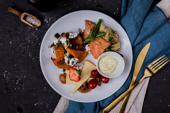Tromso Aurora Cruise with 3-Course Dinner - Dinner in the cozy indoor saloon