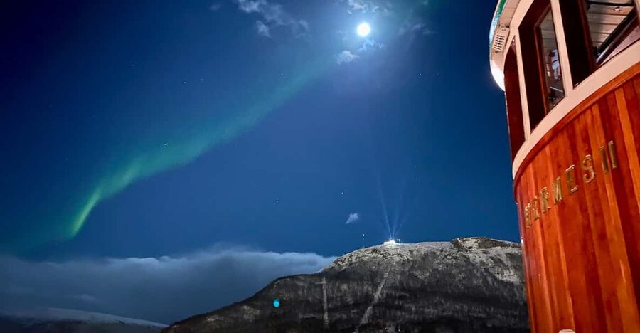 Tromsø: Northern Lights Dinner Cruise - Booking, timing, and weather notes