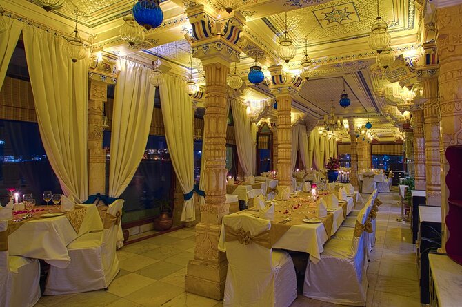 Udaipur: Jag Mandir Island Dinner with Boat Ride transfers - Crossing Lake Pichola to Jag Mandir Island