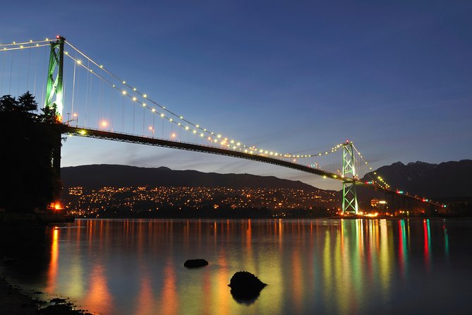 Vancouver Evening Dinner Cruise - A 7 p.m. departure from Devonian Harbour