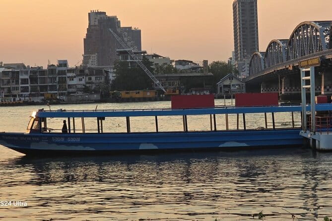 Vela Dinner Buffet Cruise with Bangkok Night Views and Shows - Phra Sumen Fort, the Bank of Thailand Museum, and Rama VIII Bridge