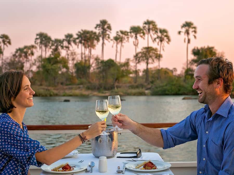 Victoria Falls: Dinner Cruise on the Zambezi River - Practical tips for a smoother evening