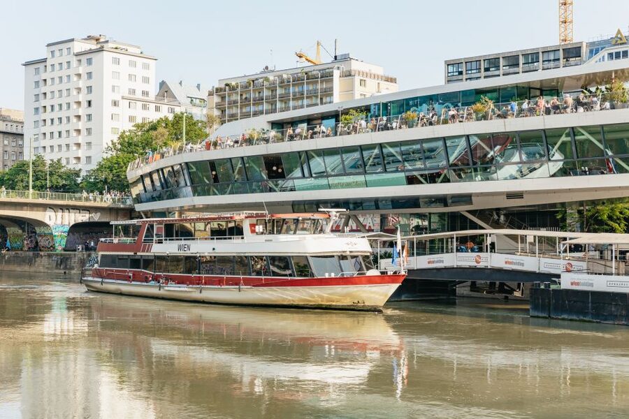 Vienna: 3-Course Evening Dinner Cruise - The Danube Canal and the locks