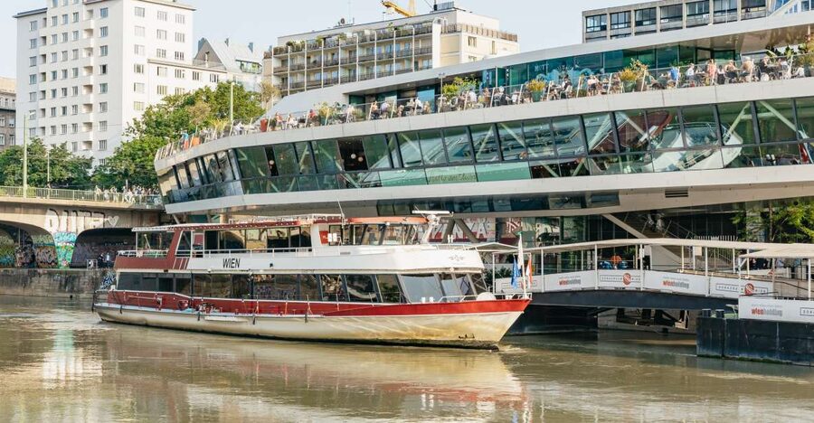 Vienna: 3-Course Evening Dinner Cruise - Children and dietary choices