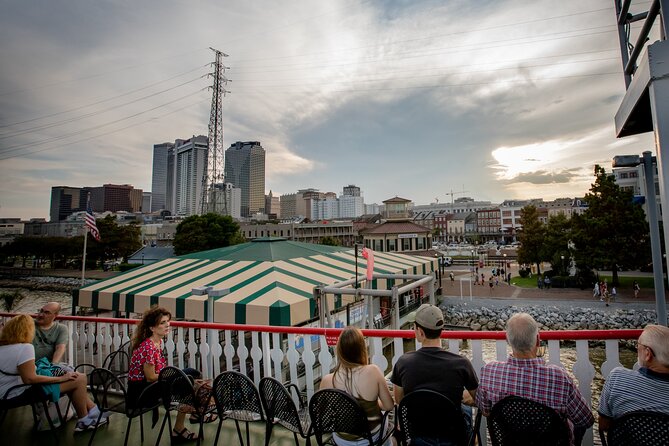 VIP Jazz Dinner Cruise with Private Tour and Open Bar Option - Who should book this riverboat evening?