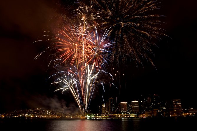 Waikiki Fireworks Dinner Cruise: Sail & Sparkle on Friday Nights - Key points to know before booking