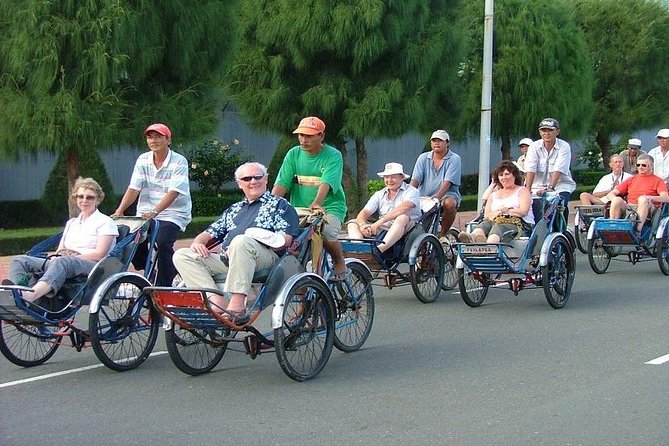 Water Puppet Show Plus Sightseeing By Cyclo and Saigon Dinner Cruise - Three Saigon traditions in one compact evening