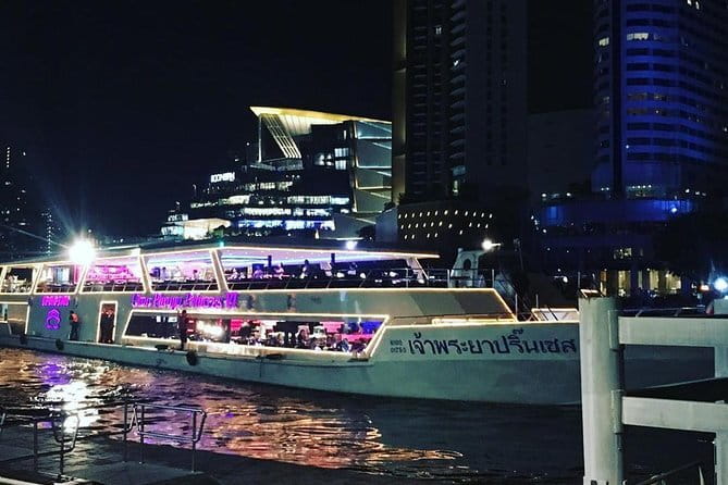 Wonderful Pearl Dinner Cruise in Bangkok - Music, dance, and the mood onboard