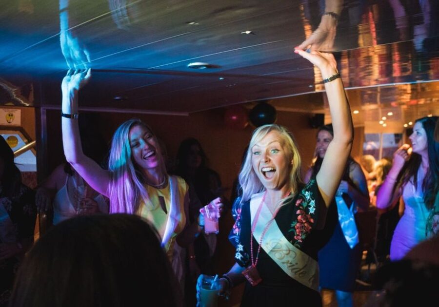 York: Party Cruise with Drink, Dinner, and DJ - Dinner from the two-course buffet