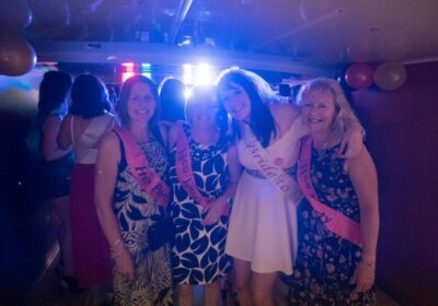 York: Party Cruise with Drink, Dinner, and DJ